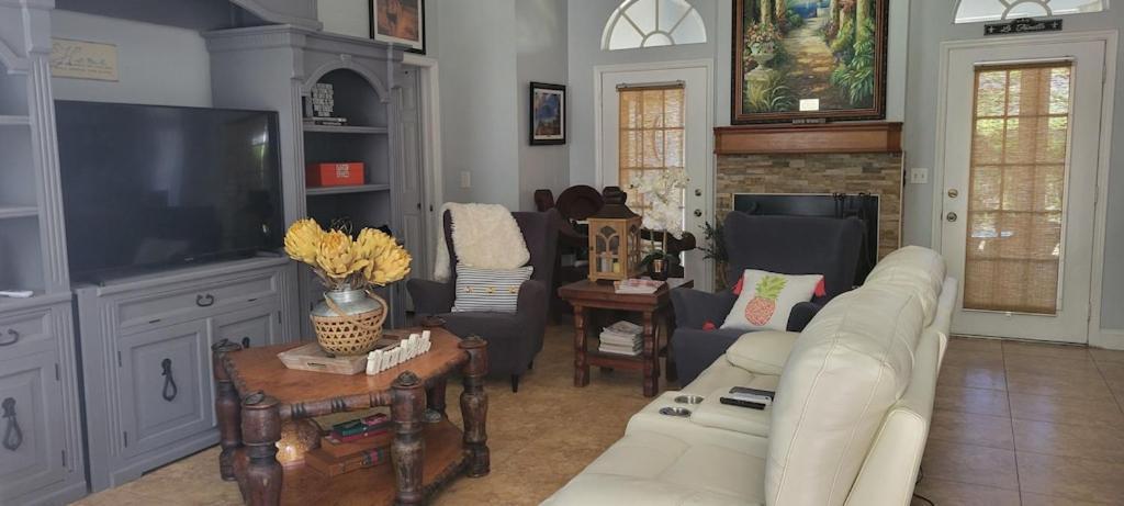 Charming Country Retreat Home Клермонт Екстер'єр фото